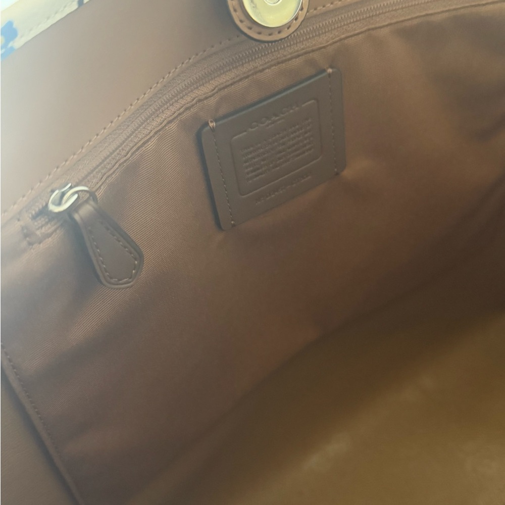 Coach White Leather Bag with Red and Blue Floral Design - Picture 7 of 11